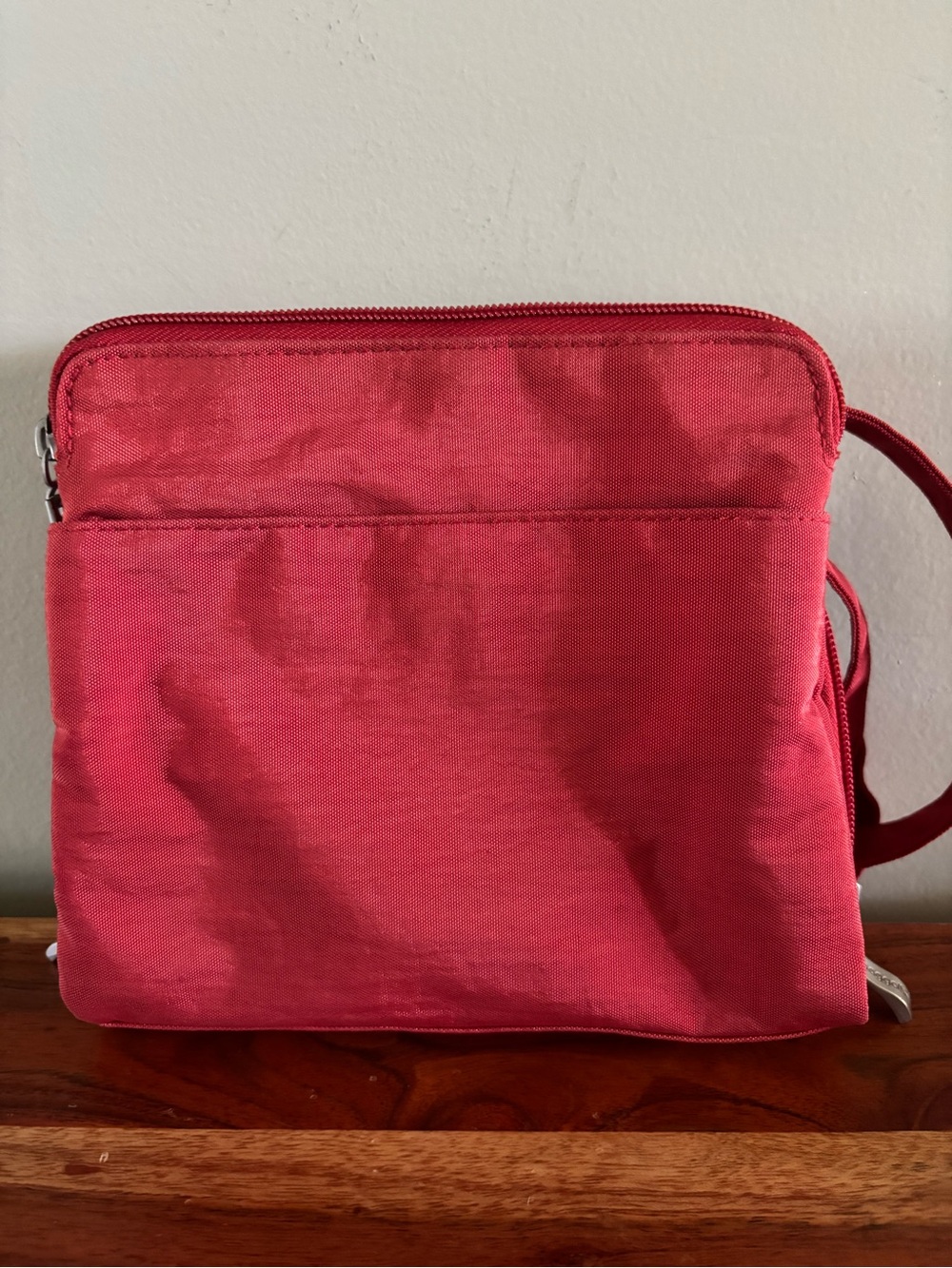 Baggallini Red Crossbody Bag Orange Lining - Picture 4 of 4